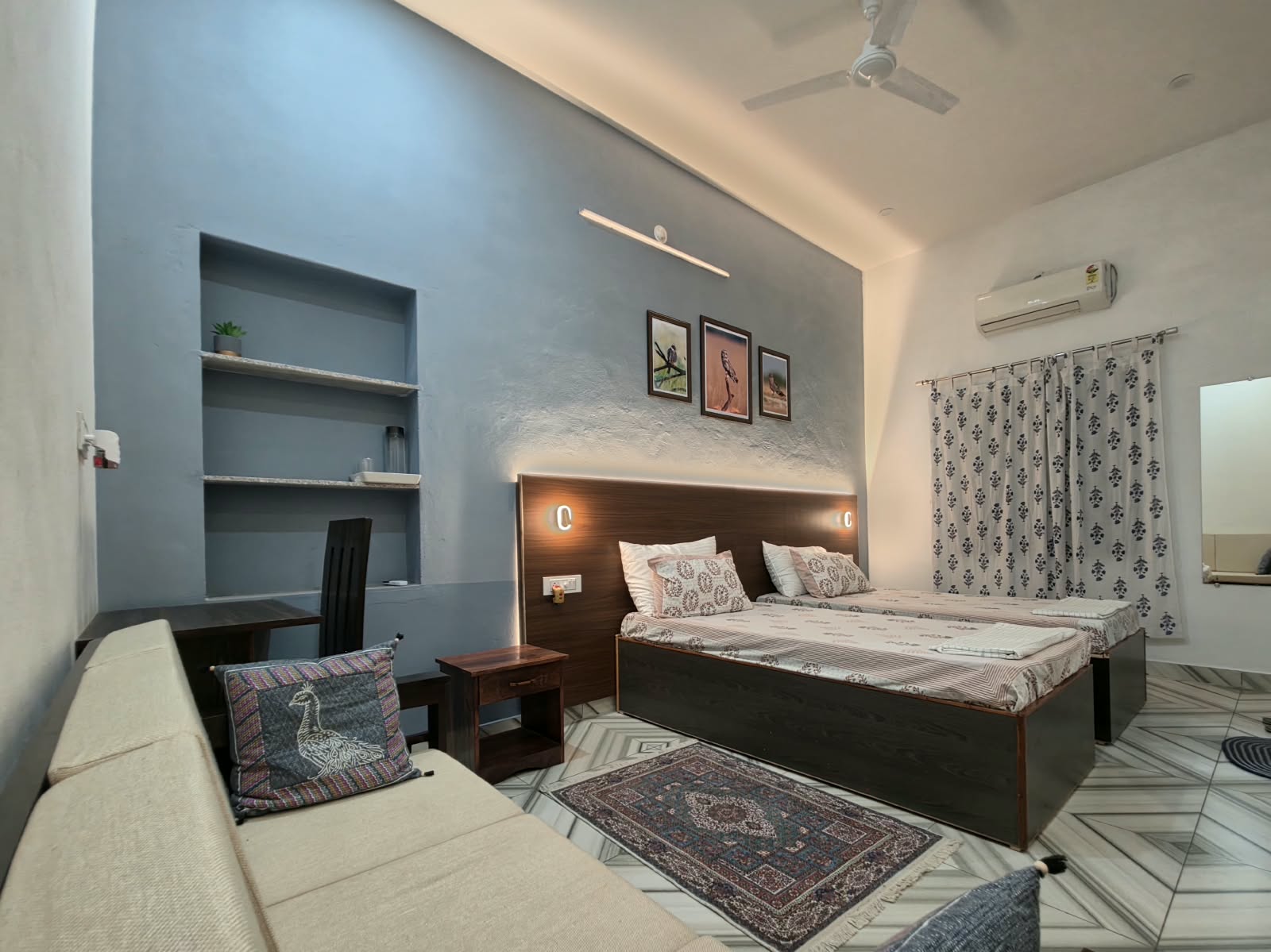 Deluxe_Room